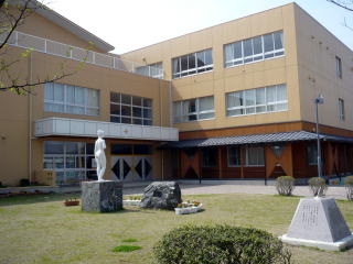 燕市立燕南小学校